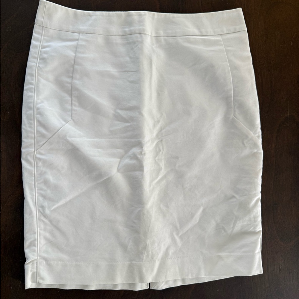 🤍 The Limited White Pencil Skirt – Size 8 🤍